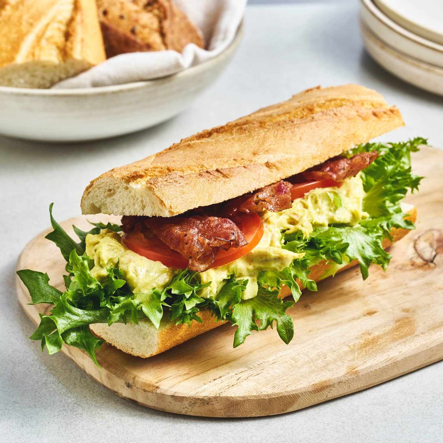 Grov baguette med kyllingcurry og bacon RK