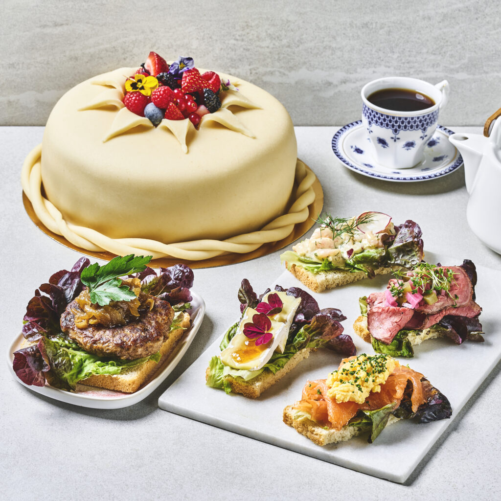 kreativcatering minnestund 4snitter karbonade marsipankake 1x1 1