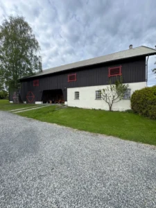 Inngang til Fjoset selskapslokalet